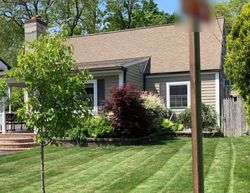 Pre-foreclosure in  E 22ND ST Huntington Station, NY 11746