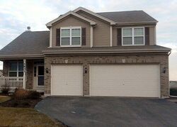 Pre-foreclosure in  HAYDN ST Woodstock, IL 60098