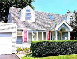 Pre-foreclosure Listing in UNIVERSITY PL GLEN HEAD, NY 11545