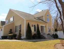 Pre-foreclosure in  FERNCREST DR Yorktown Heights, NY 10598