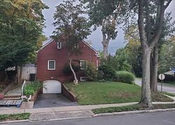 Pre-foreclosure in  EDGEMONT PL Teaneck, NJ 07666