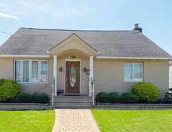 Pre-foreclosure Listing in HILL ST MINEOLA, NY 11501