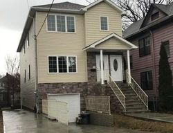 Pre-foreclosure in  ELM ST Staten Island, NY 10310