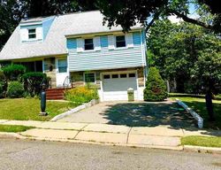  Howland Ave, Teaneck NJ