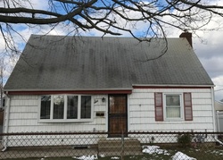  Gables Dr, Hicksville NY