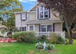 Pre-foreclosure Listing in DIVISION AVE EAST ISLIP, NY 11730