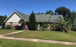 Pre-foreclosure in  STERLING POINT PL Gulf Breeze, FL 32563