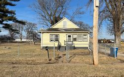 Pre-foreclosure in  1ST AVE Silvis, IL 61282