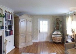 Pre-foreclosure in  WOODBRIDGE AVE Metuchen, NJ 08840