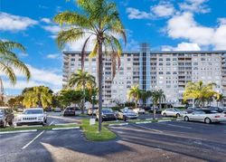 Pre-foreclosure in  HILLCREST DR  Hollywood, FL 33021