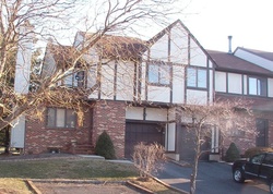  Cambridge Dr, Trenton NJ