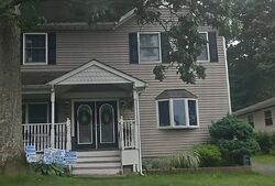 Pre-foreclosure in  BABYLON DR Sound Beach, NY 11789