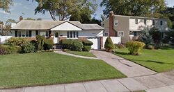 Pre-foreclosure in  EDISON DR Plainview, NY 11803