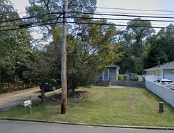 Pre-foreclosure in  OLD COUNTRY RD Deer Park, NY 11729