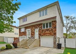 Pre-foreclosure in  VINELAND AVE Staten Island, NY 10312
