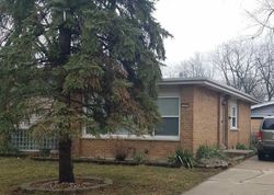 Pre-foreclosure in  DAWN LN Chicago Heights, IL 60411