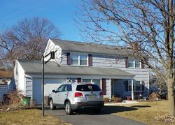 Pre-foreclosure in  ICEMEADOW LN Matawan, NJ 07747