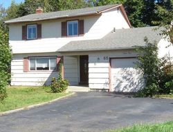  Pawnee Dr, Commack NY