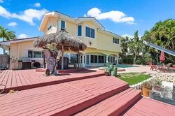 Pre-foreclosure in  PARADISE BLVD Saint Petersburg, FL 33706