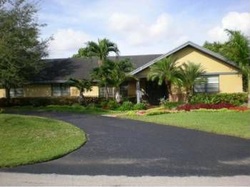Pre-foreclosure in  SW 74TH PL Miami, FL 33157