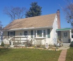 Pre-foreclosure in  SHERMAN AVE Merrick, NY 11566
