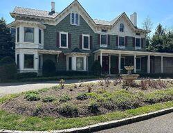 Pre-foreclosure in  DUCK POND RD Glen Cove, NY 11542