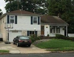 Pre-foreclosure Listing in COLONY LN SYOSSET, NY 11791