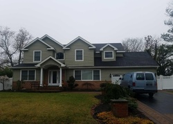 Pre-foreclosure Listing in STERLING DR LAKE GROVE, NY 11755