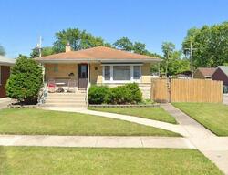 Pre-foreclosure in  WILLIAM ST Lansing, IL 60438