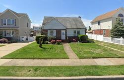 Pre-foreclosure in  CENTER DR Franklin Square, NY 11010
