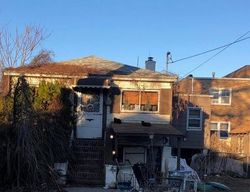 Pre-foreclosure in  ALTER AVE Staten Island, NY 10305