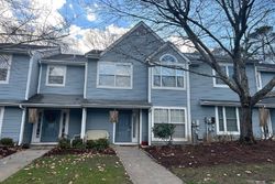 Pre-foreclosure Listing in LAURELWOOD CT HOWELL, NJ 07731
