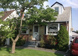 Pre-foreclosure Listing in JEROME AVE MINEOLA, NY 11501