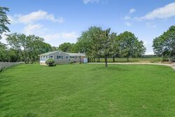 Pre-foreclosure Listing in BARLEY LN SOUTHOLD, NY 11971