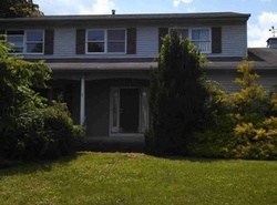 Pre-foreclosure Listing in BUTTER HILL DR NEW WINDSOR, NY 12553