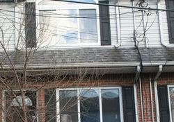 Pre-foreclosure in  PARIS CT Staten Island, NY 10310