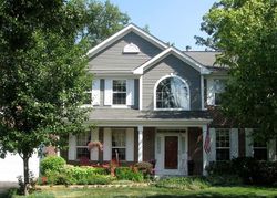 Pre-foreclosure in  S WARBLER CT Libertyville, IL 60048
