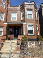 Pre-foreclosure in  W MAYPOLE AVE Chicago, IL 60624