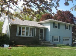 Pre-foreclosure in  OVERHILL RD Middletown, NY 10940
