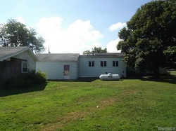 Pre-foreclosure Listing in OAK ORCHARD RIVER RD WATERPORT, NY 14571