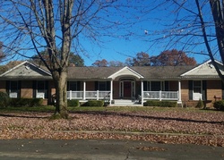 Pre-foreclosure in  SANDY LN Selden, NY 11784