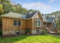Pre-foreclosure in  OVERLOOK LN Sag Harbor, NY 11963