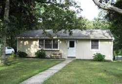 Pre-foreclosure Listing in WALNUT AVE BOHEMIA, NY 11716