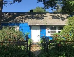 Pre-foreclosure Listing in COMMANDER AVE HEMPSTEAD, NY 11550