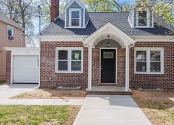 Pre-foreclosure in  N COLUMBUS AVE Freeport, NY 11520