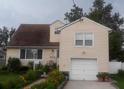 Pre-foreclosure Listing in BAYFIELD BLVD OCEANSIDE, NY 11572
