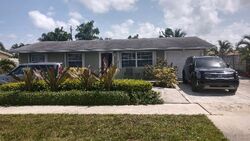 Pre-foreclosure in  LIGHTHOUSE DR North Palm Beach, FL 33408