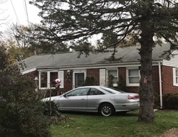  N Thompson Dr, Bay Shore NY