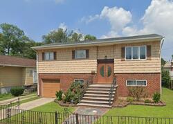 Pre-foreclosure in  ROQUETTE AVE Floral Park, NY 11001