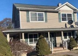 Pre-foreclosure Listing in WOODCREST DR HAUPPAUGE, NY 11788